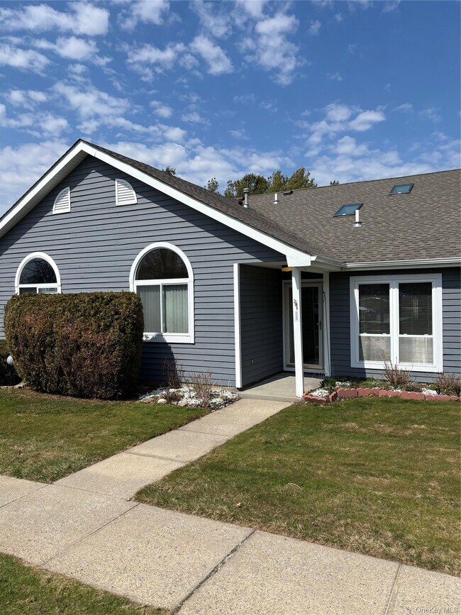 Foto del edificio - 825 Spring Lake Dr
