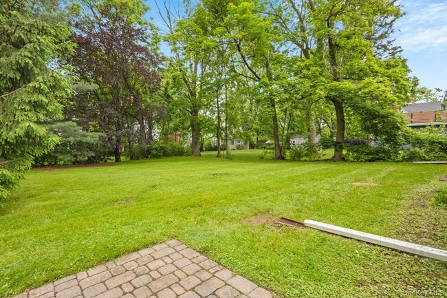 Foto del edificio - 570 Western Hwy S