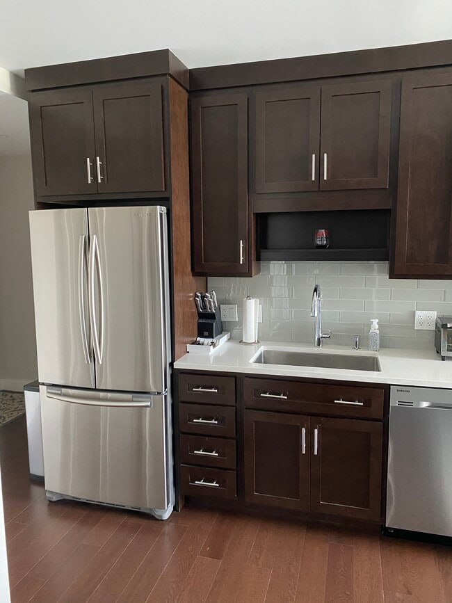 Kitchen - 201 Elliott St