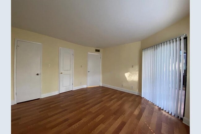 Foto del edificio - 2432 Lemon Tree Ln
