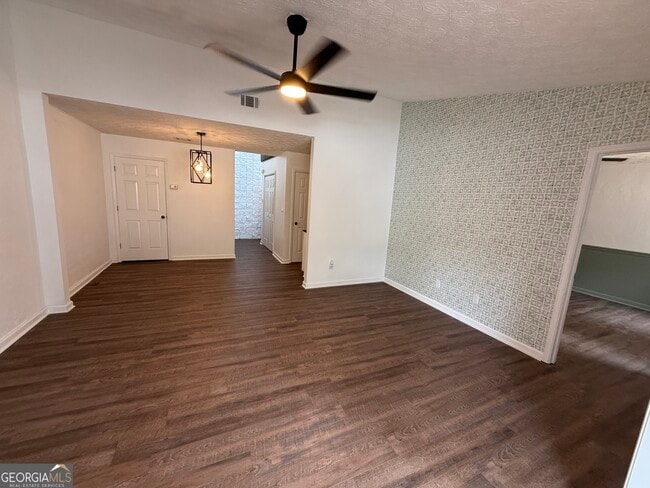 Building Photo - 224 Goshen Ln