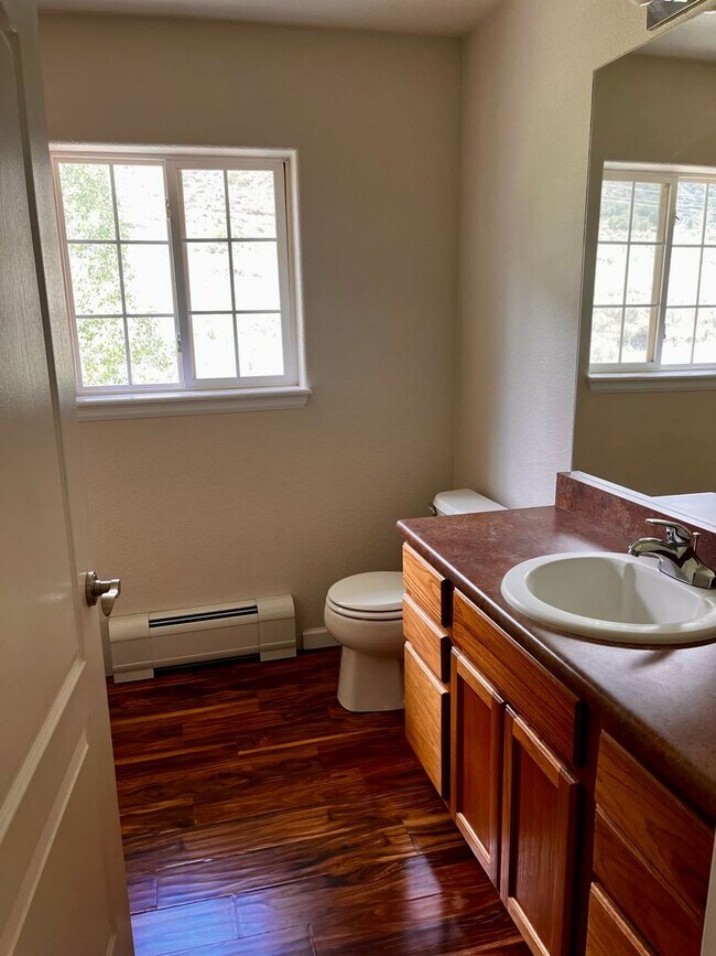 Building Photo - 520 Riverview Drive, Unit 506