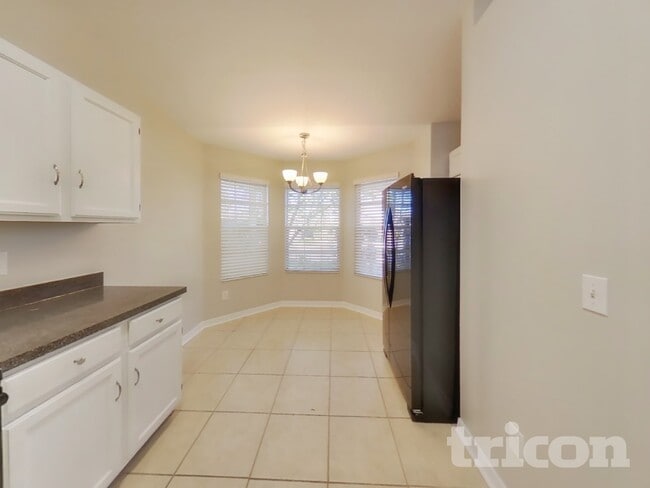 Building Photo - 1627 Chatham Cir