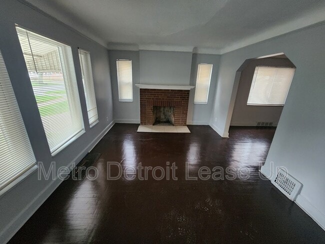 Foto del edificio - 10724 Whitehill St