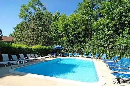 Foto del edificio - 1446 Pebblecreek Dr