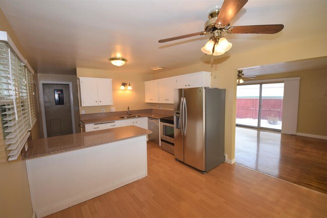 Building Photo - 1463 Lynnwood Ave
