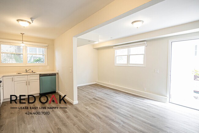 Foto del edificio - Lovely Spacious One Bedroom With Stainless...
