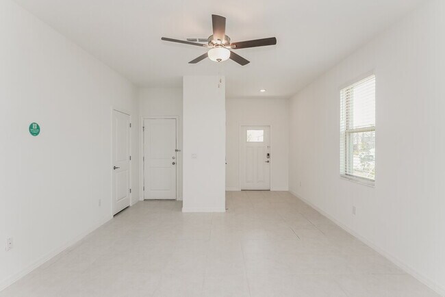 Foto del edificio - 2129 Great Sapphire Ln