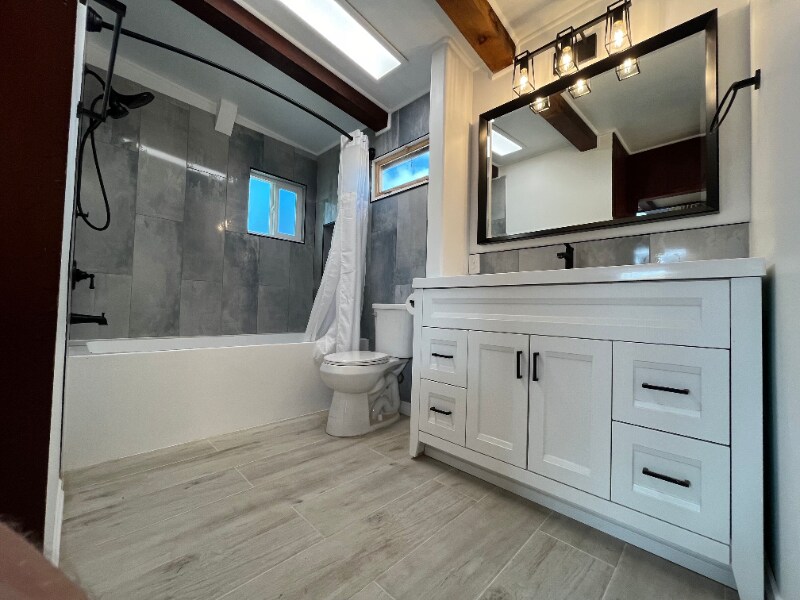 Foto principal - 2360 Seaside St