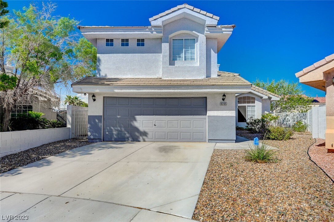 Foto principal - 8205 Rocky Bluff Way