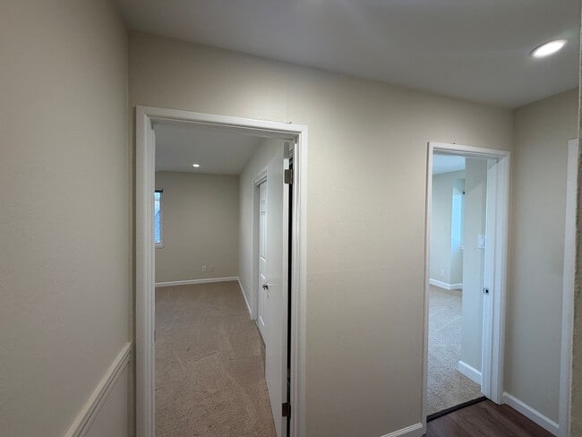 Building Photo - 1850 El Parque Ct