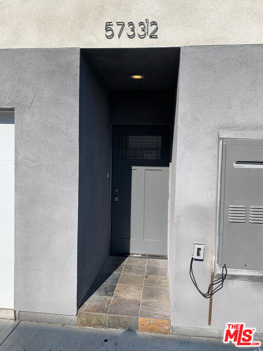 Foto del edificio - 5733 1/2 Fulcher Ave