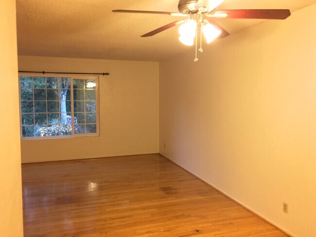 Living/ dining room - 2210 E. LaPalma Ave. #A