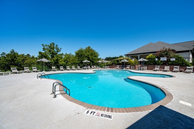 Foto del edificio - Smoky Crossing Apartment Homes