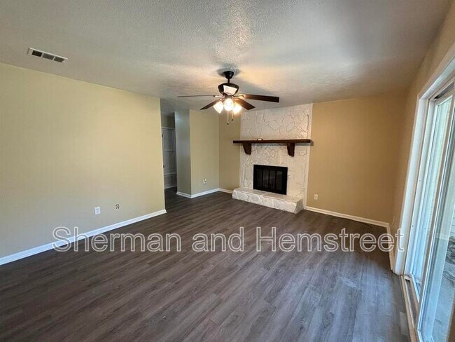 Building Photo - 2714 Cranbrook Dr