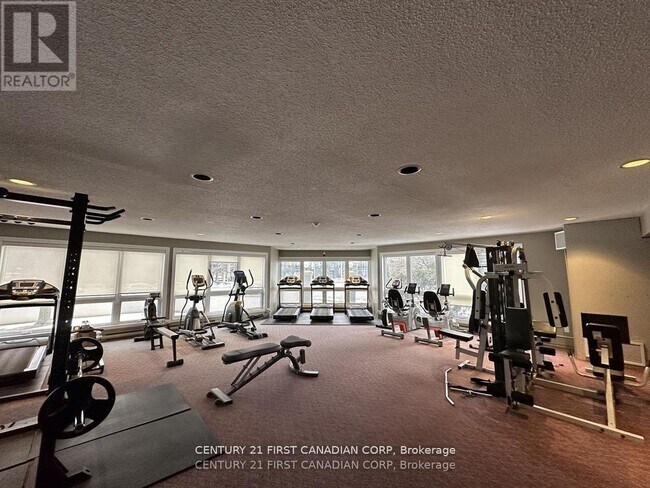 Building Photo - 5 Jacksway Crescent