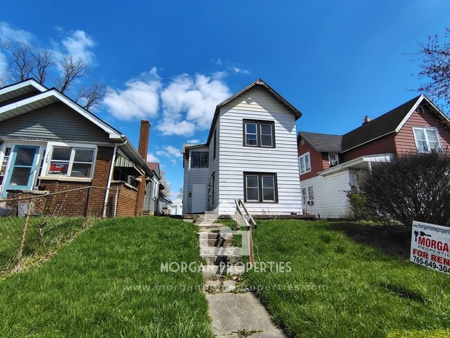 Building Photo - 1712 Main St