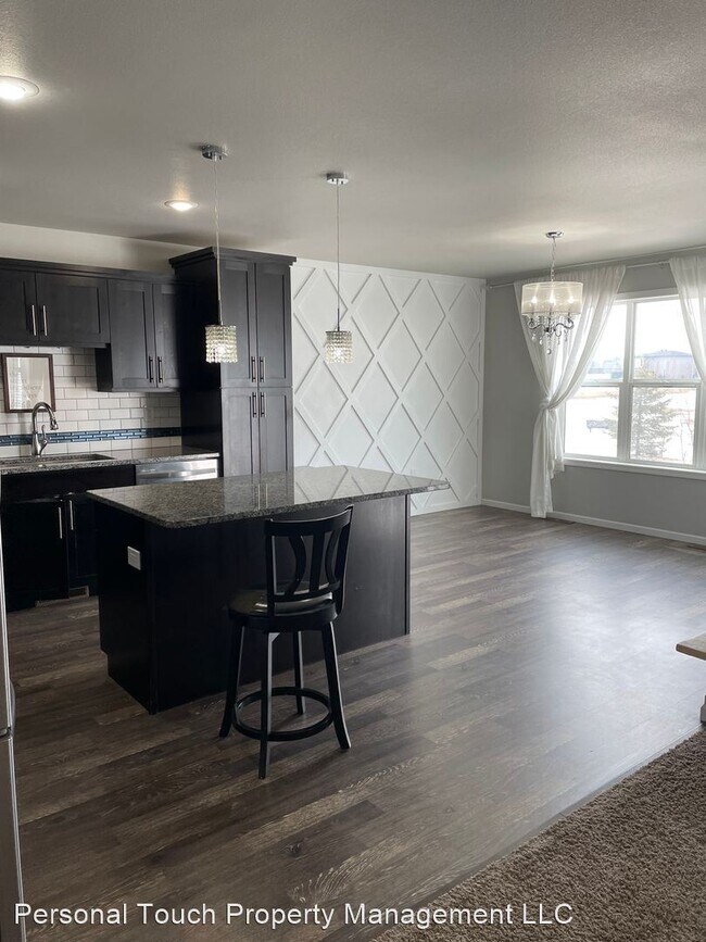 Foto del edificio - 5 br, 3 bath House - 3593 50th St S