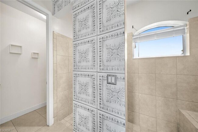 Foto del edificio - 3326 SW 8th St