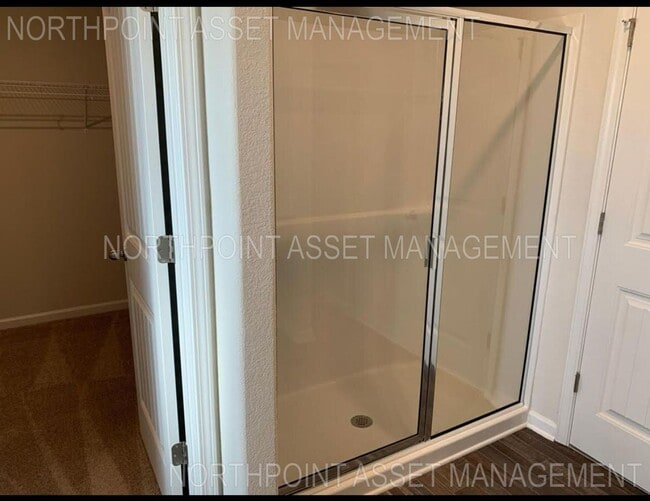 Building Photo - Move-in Special: Get $300 off your second ...