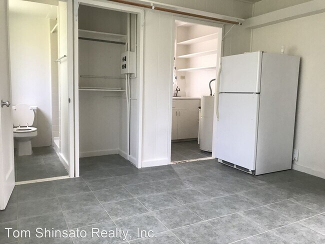 Building Photo - 2902 Varsity Cir
