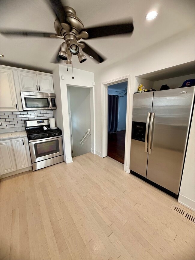 Building Photo - 6436 S Lamon Ave