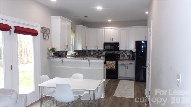 Foto del edificio - 10418 Glenmeade Rd