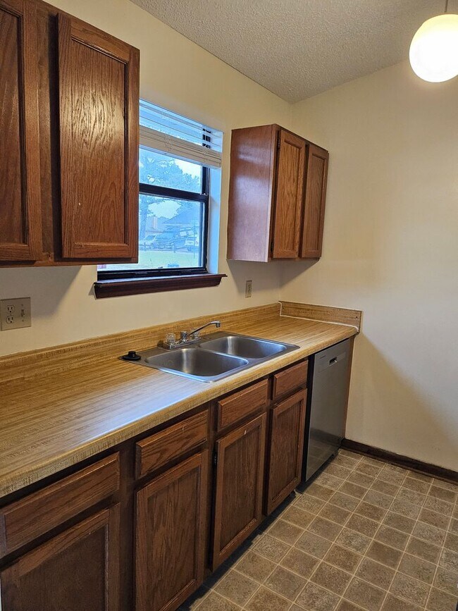 Foto del edificio - $1150 - 2/2 - Jefferson Square has receive...