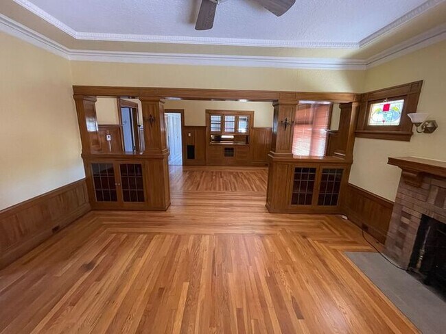 Foto del edificio - Craftsman Home for Rent in San Jose!