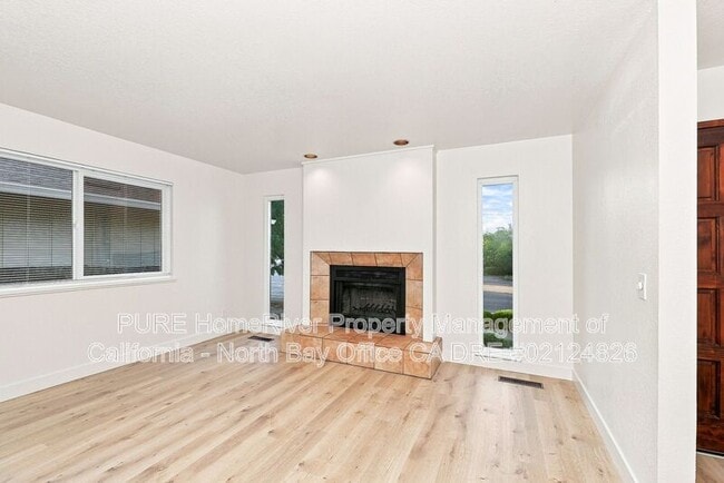 Building Photo - 5925 Montecito Blvd