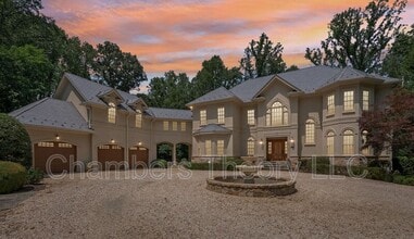 Building Photo - 532 Springvale Rd