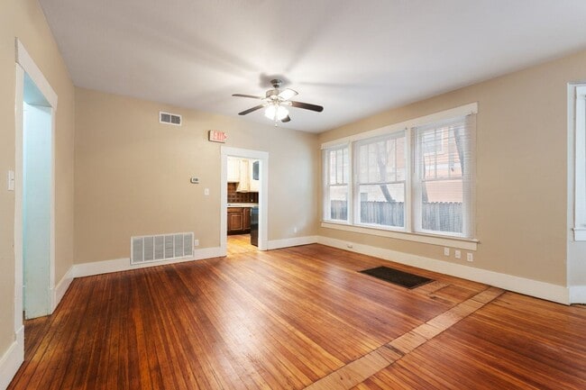 Building Photo - UT PRE-LEASE: One of a Kind 9 BR / 4 BA - ...