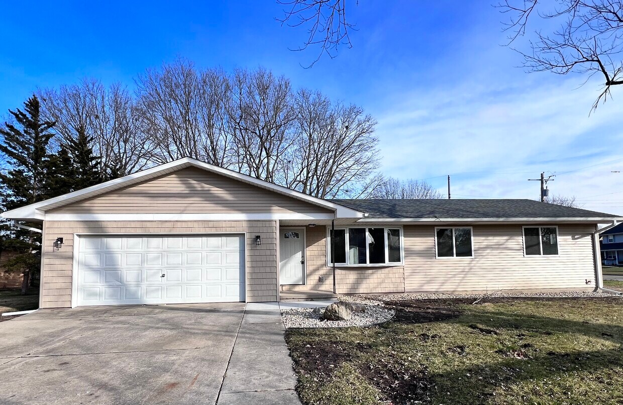 504 Dodson Dr W, Urbana, IL 61802 House Rental in Urbana, IL