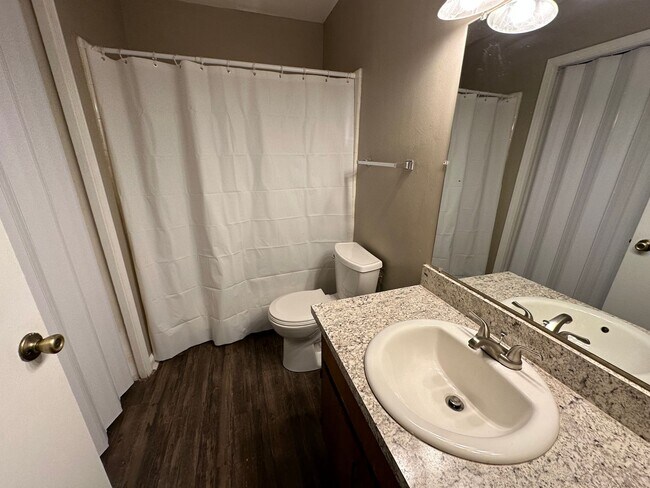 Building Photo - YK- PE 736