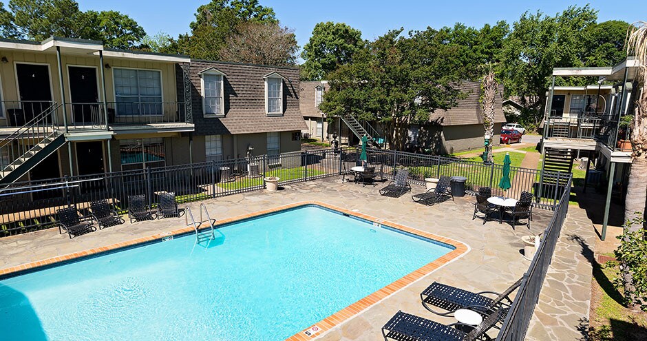 Acadian Gardens And South College Gardens Apartments Lafayette La Apartments Com