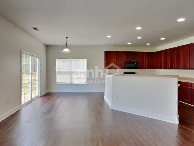 Building Photo - 318 Lameshur Ln