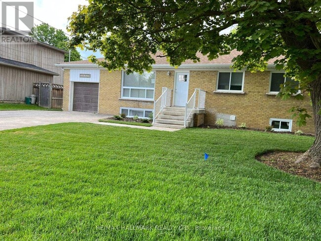 Building Photo - 429 Elm Rd