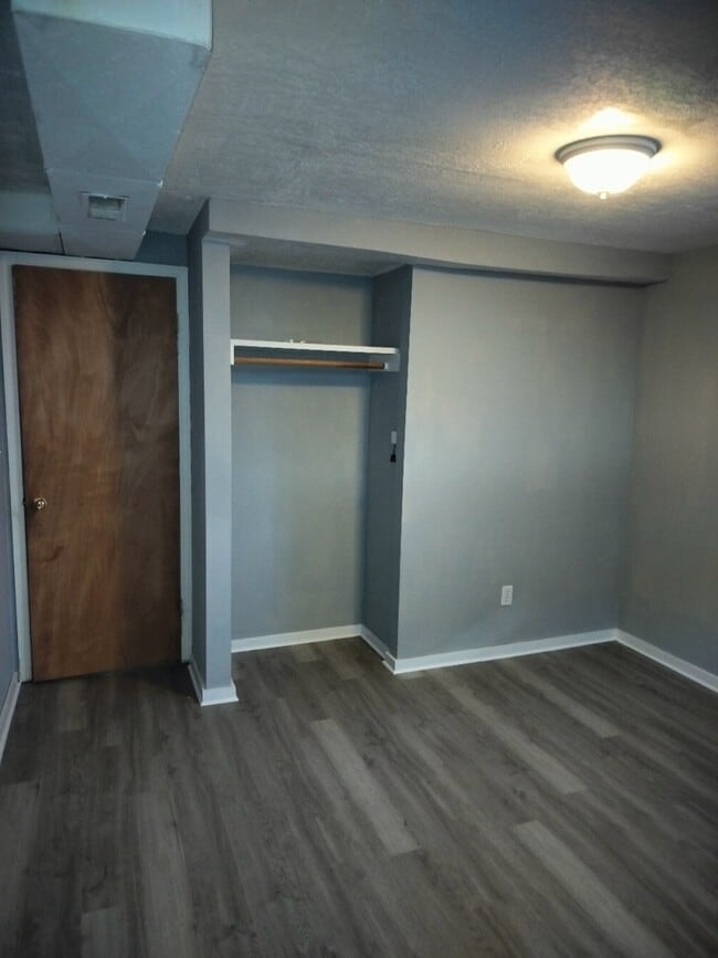 Building Photo - 1125 Maple Dr