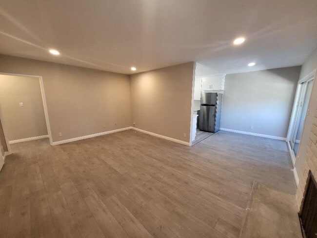 Interior Photo - 4181 Duquesne Ave