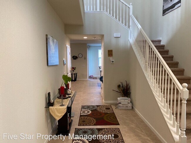Foto del edificio - 5 br, 3 bath House - 2212 Snowy Egret St