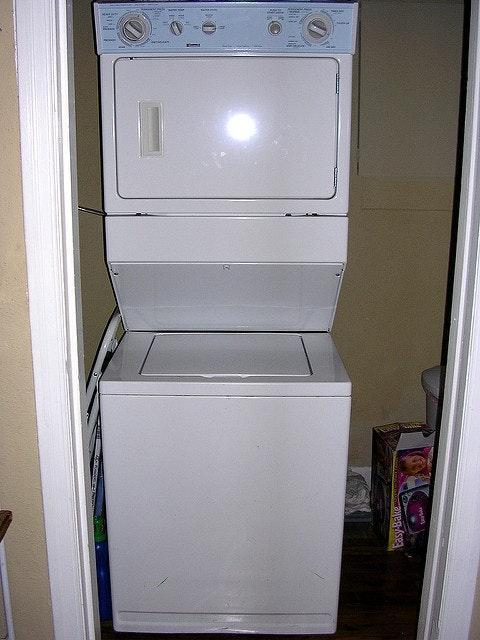 In-Unit Laundry - 1526 N River W Ct