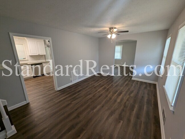 Foto del edificio - 2591 Kings Cir NW
