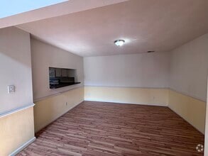 Building Photo - 900 Charnell Dr