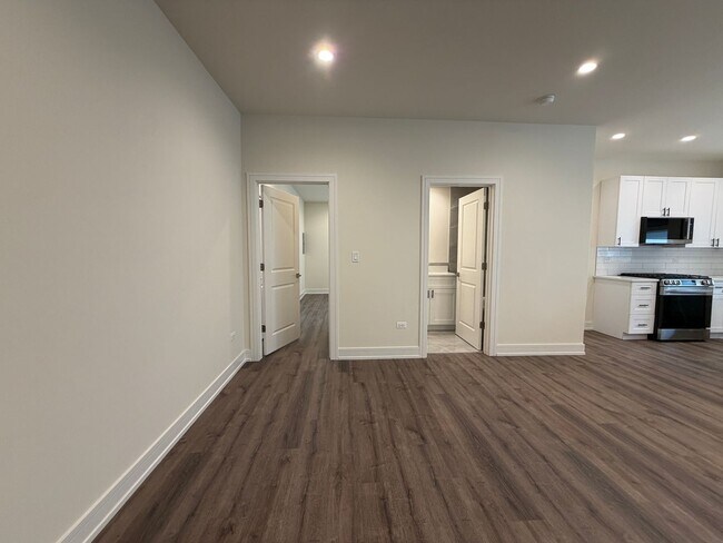 Foto del edificio - 916 W Belmont Ave