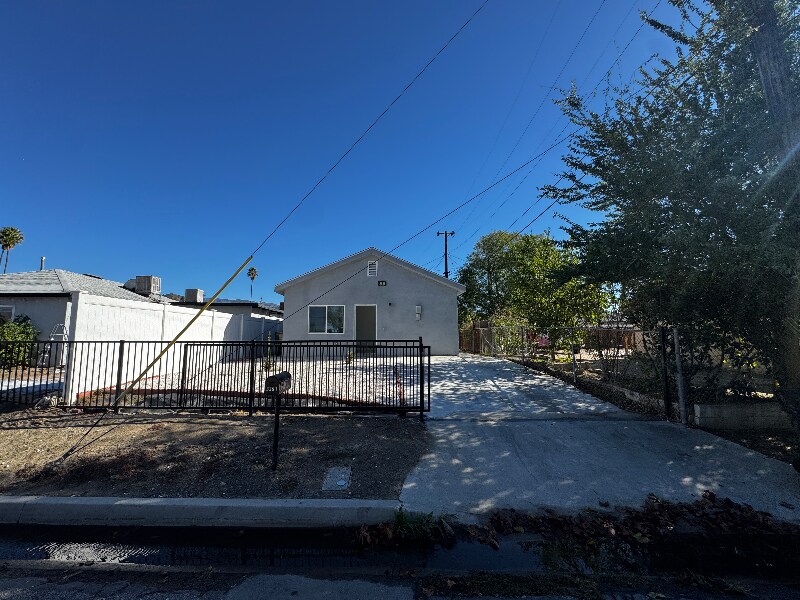 Foto principal - 3291 Del Rey Dr