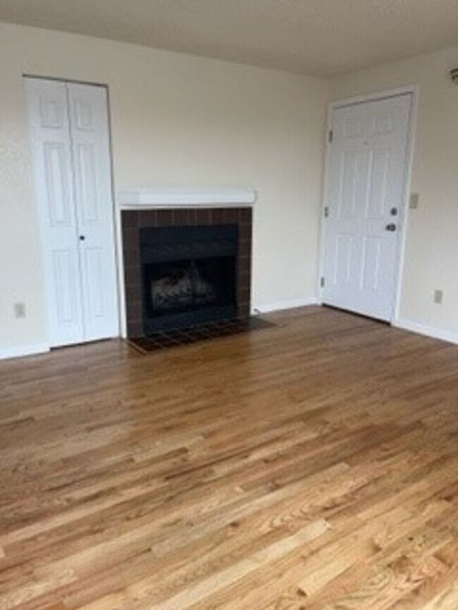 Foto del edificio - 2 Bedroom, 1 Bath Condo in University Place/Tacoma!!