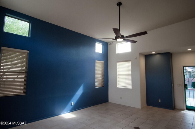 Building Photo - 5237 E Calle Vista De Colores