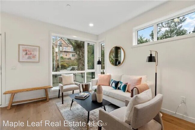 Foto del edificio - 2 br, 1.5 bath House - 2615 Franklin Ave E...
