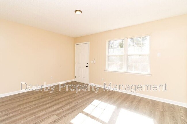 Building Photo - 2425 Ashmore Ave