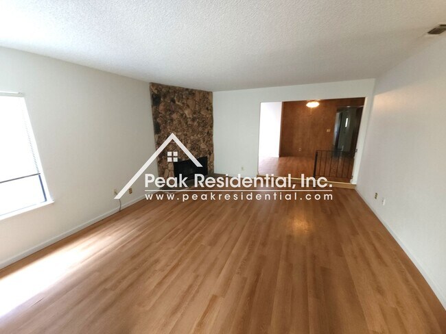 Foto del edificio - Very Nice 3bd/2ba Citrus Heights Duplex wi...